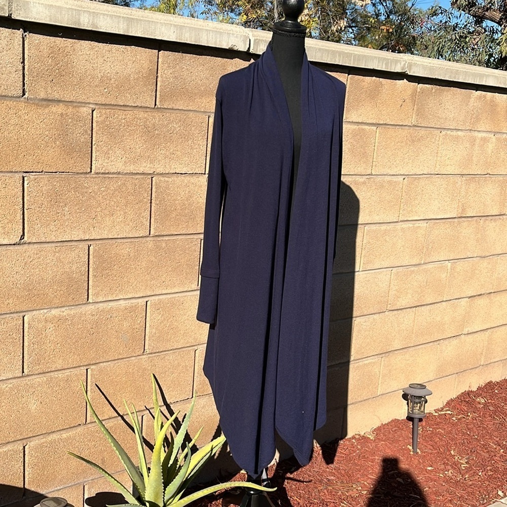 Long navy blue women’s sweater jacket. Size Large. Long sleeve